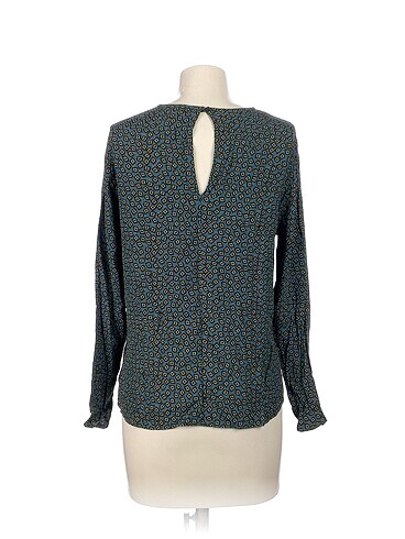40 Beden H&M Bluz %70 İndirimli.