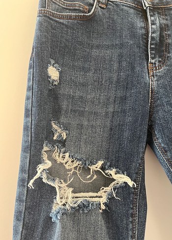 Yırtmaç Detaylı Mavi Kot Pantolon - Görsel 2