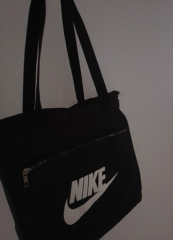 Nike NIKE .