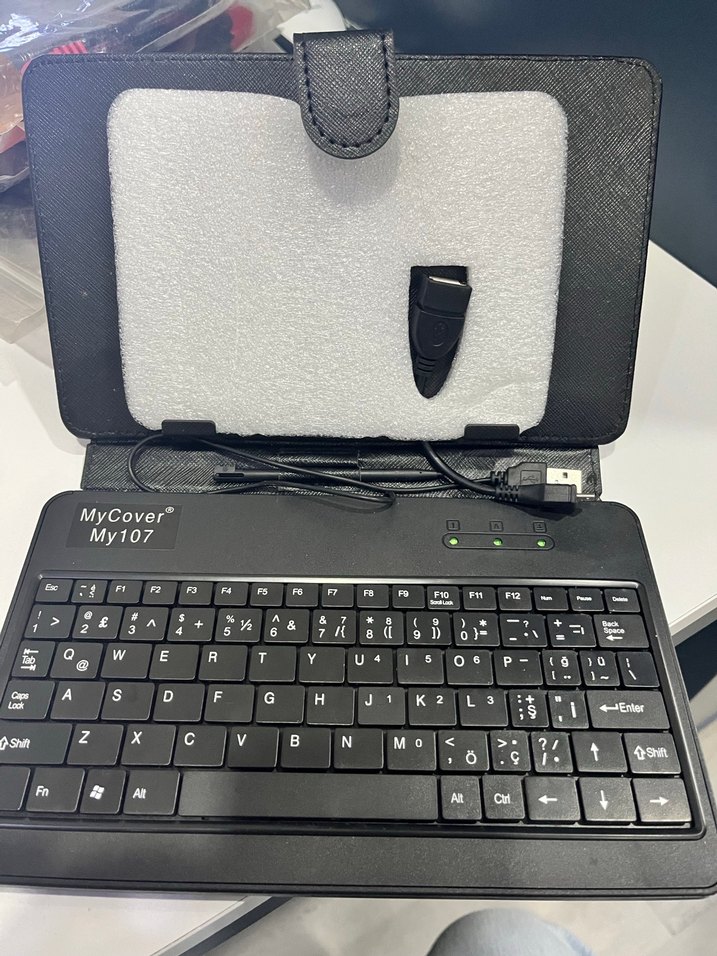 Siyah Taşınabilir Klavyeli Tablet Kılıfı - Görsel 2