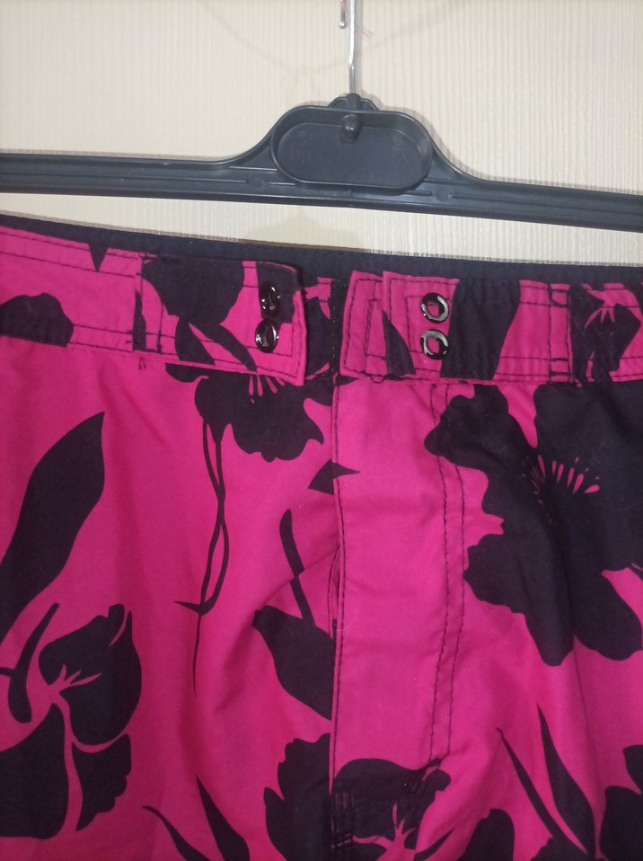 Düğmeli Pembe Siyah Bağlama Desenli Erkek-Kadın Şort - Görsel 2