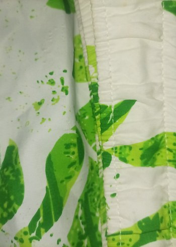 Yeşil Batik Desenli Erkek Plaj Şortu - Görsel 3