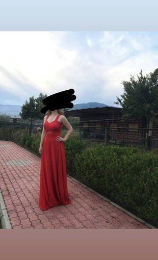 kırmızı abiye