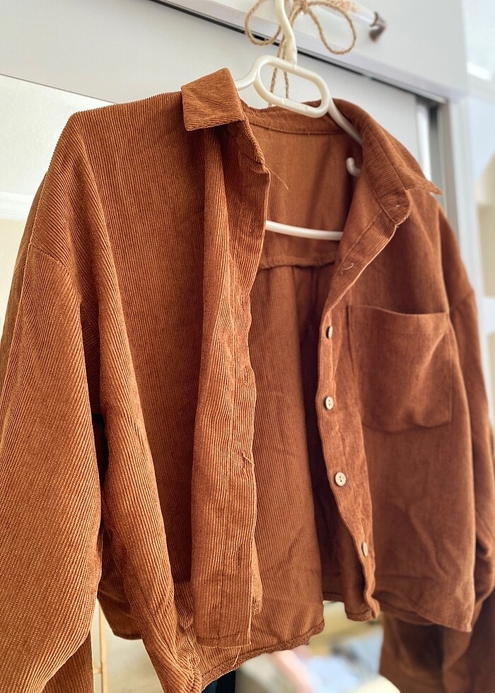 Kısa crop gömlek - Görsel 2