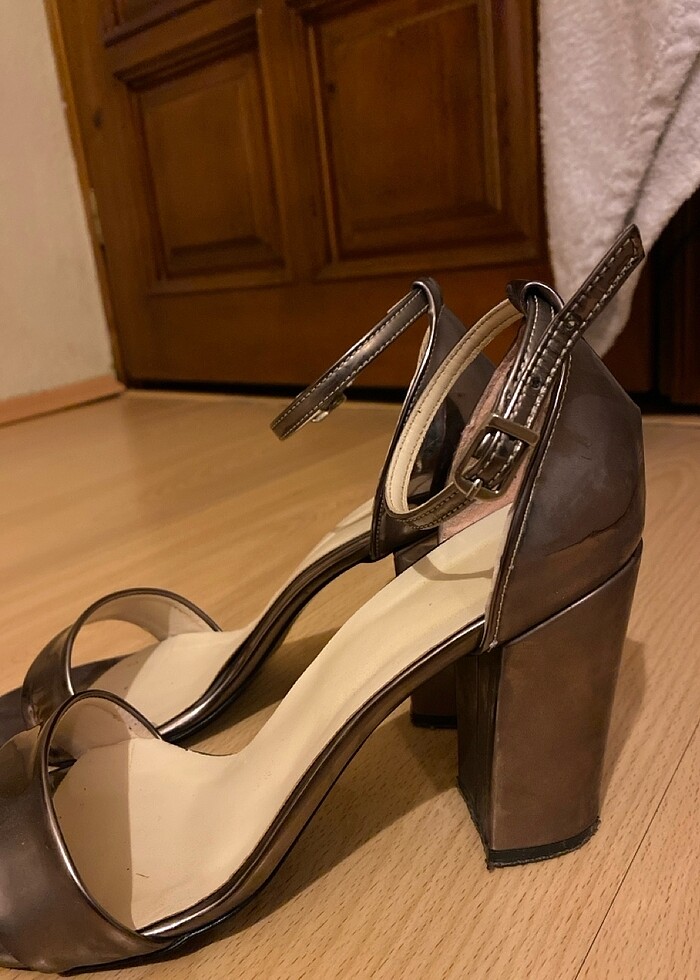 Bronz bant topuklu ayakkabı - Görsel 5