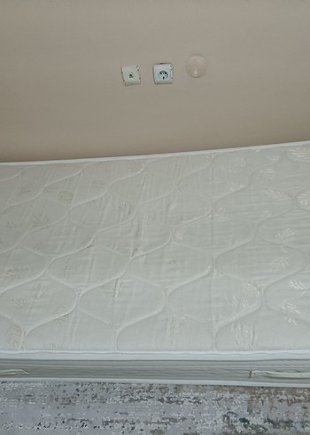 Gri Beyaz Yatak - Görsel 3