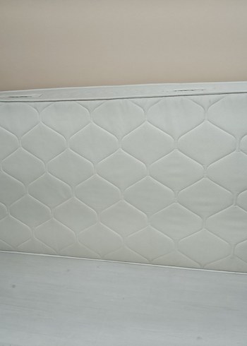 Gri Beyaz Yatak - Görsel 2