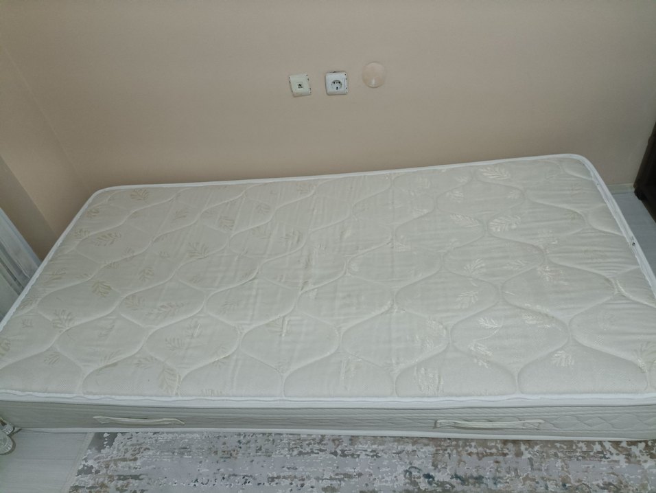 Gri Beyaz Yatak - Görsel 3