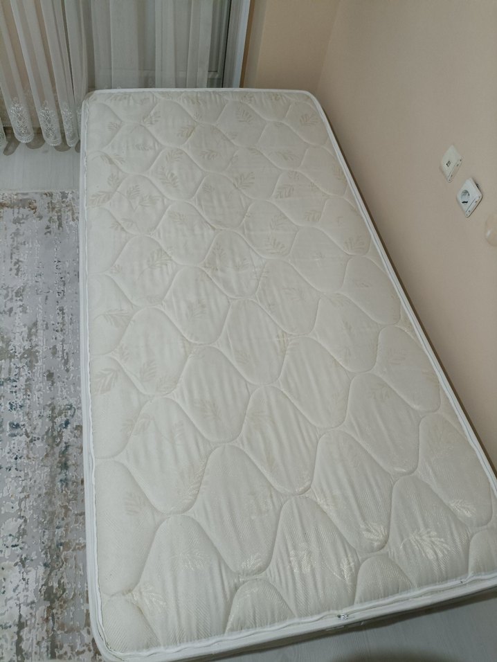 Gri Beyaz Yatak - Görsel 4