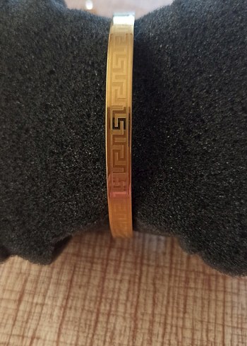 Minimalist Altın Renk Bilezik - Görsel 2