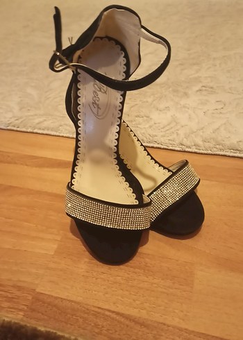Diger Siyah Parlak Topuklu Kadın Ayakkabı - Görsel 5