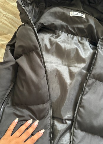 Fermuarlı Siyah Kapüşonlu Kadın Yelek - Görsel 3