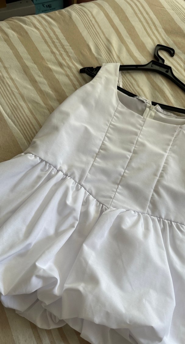 Beyaz Kolsuz Fırfırlı Mini Bluz - Görsel 3