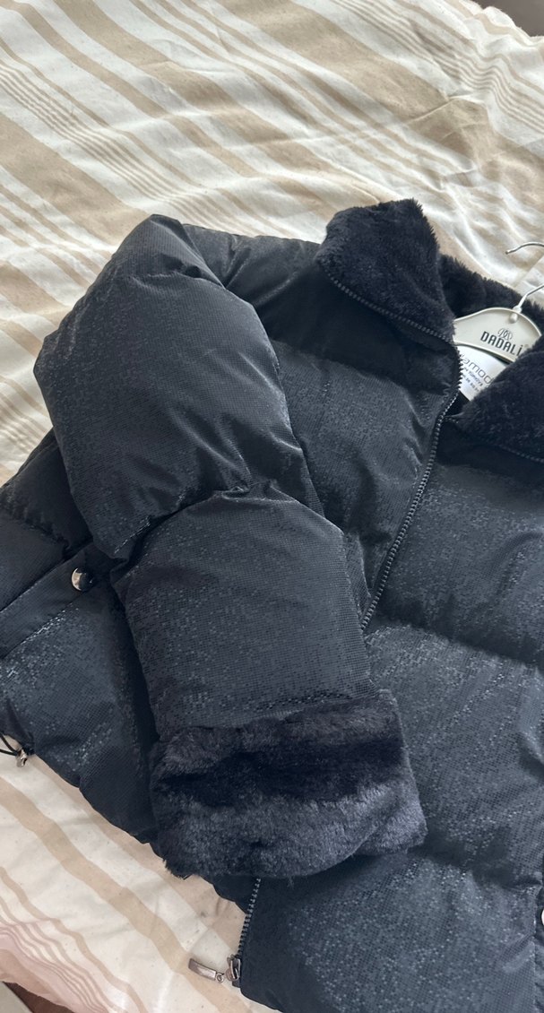 Kürk Detaylı Siyah Kadın Kışlık Mont - Görsel 3