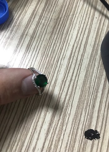 Yeşil Parlak Taşlı Gümüş Kadın Yüzük