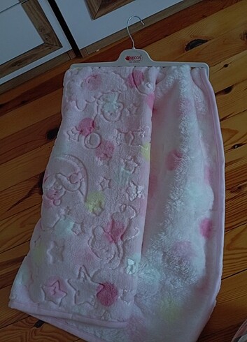Kız bebek kalın battaniye