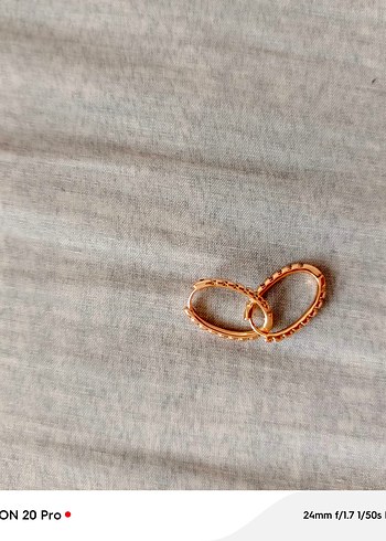Zincir Detaylı Altın Midi Küpe
