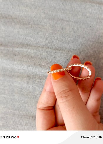 Diğer Zincir Detaylı Altın Midi Küpe