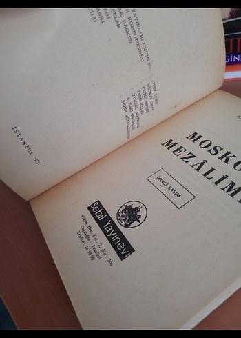 Beden Renk Moskov Mezâlimi - Kadir Mısıroğlu