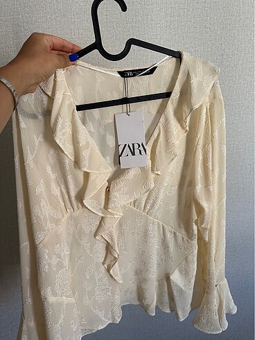 Zara bluz fırfırlı