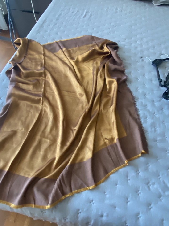 Parlak Kahverengi kare eşarp - Görsel 2