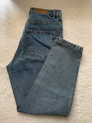 MOM JEAN