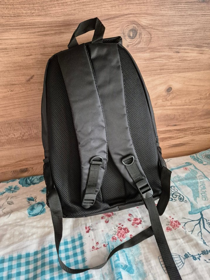 Siyah Fermuarlı Erkek Sırt Çantası - Görsel 2