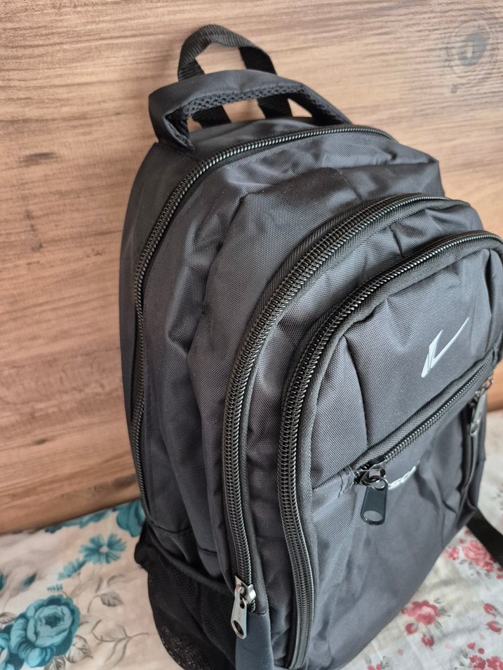 Siyah Fermuarlı Erkek Sırt Çantası - Görsel 3