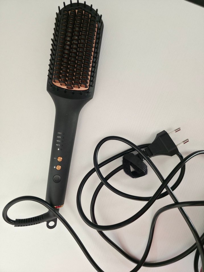 Siyah Saç Düzleştirici Tarak - Görsel 3