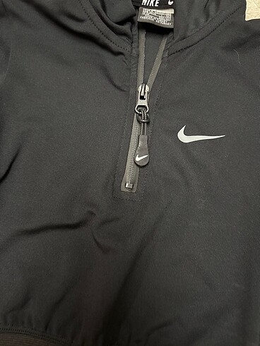 s Beden siyah Renk Nike orijinal ürün spor üstü