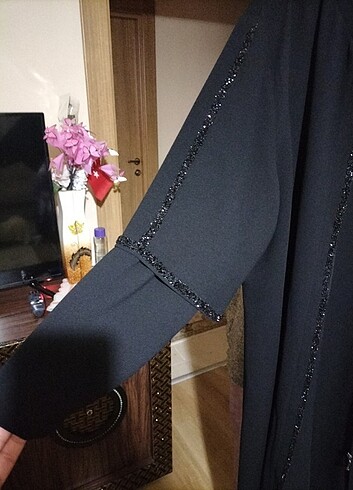 52 Beden siyah Renk Abiye Feracede iki kol arasi 68 cm 1 .50 boyunda