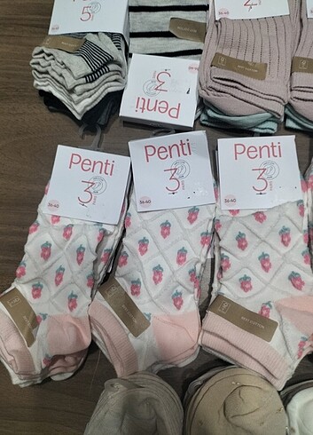 40 Beden Tane 30 tl çorap 4 lu 3lu 5 lidir 