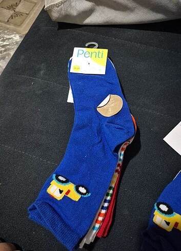 4 lü erkek cocuk soket numaraları 31 34 ve 35 37 mecut - Görsel 6