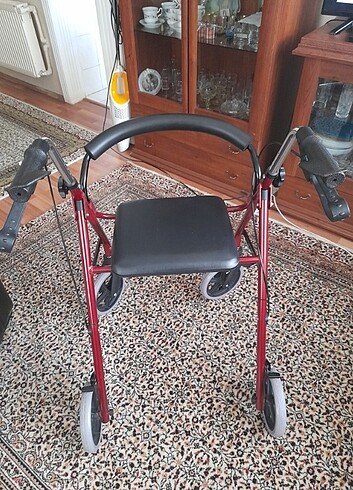 ROLATÖR TEKERLEKLİ YÜRÜTEÇ