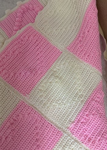 Nakışlı Pembe Örgü Çocuk Battaniyesi - Görsel 3