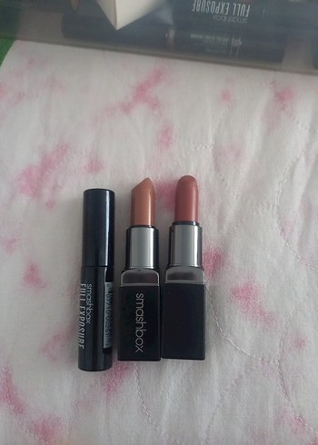 Smashbox Koyu Bej Ruj