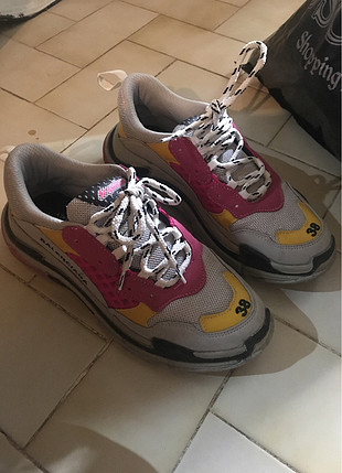 Balenciaga 38 numara ama 37 uyumlu balencıaga ayakkabı