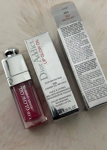 Dior Addict Parlak Pembe Dudak Parlatıcısı