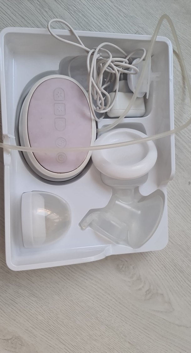 Beyaz Elektrikli Göğüs Pompası. pille de çalışıyor. - Görsel 3