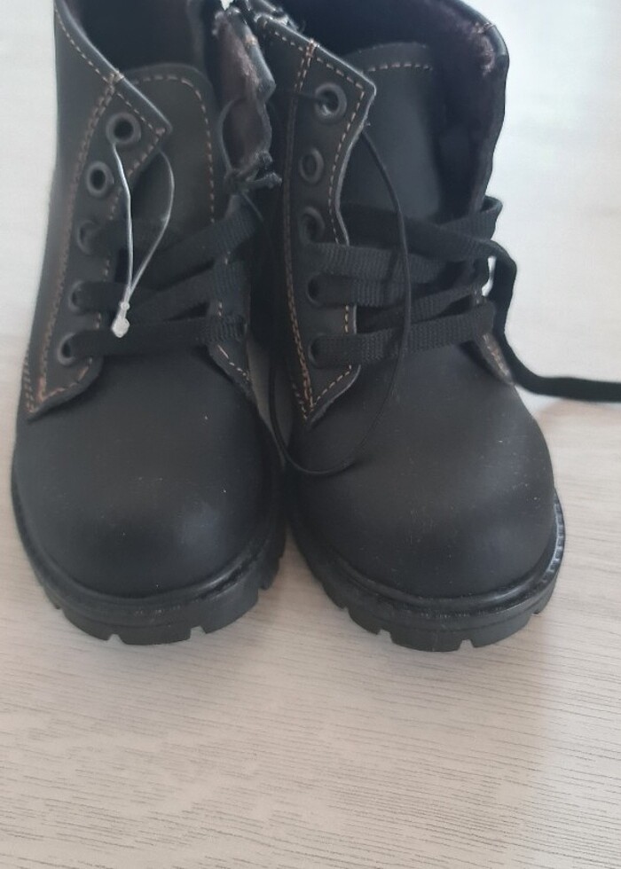 Erkek çocuk bot - Görsel 2