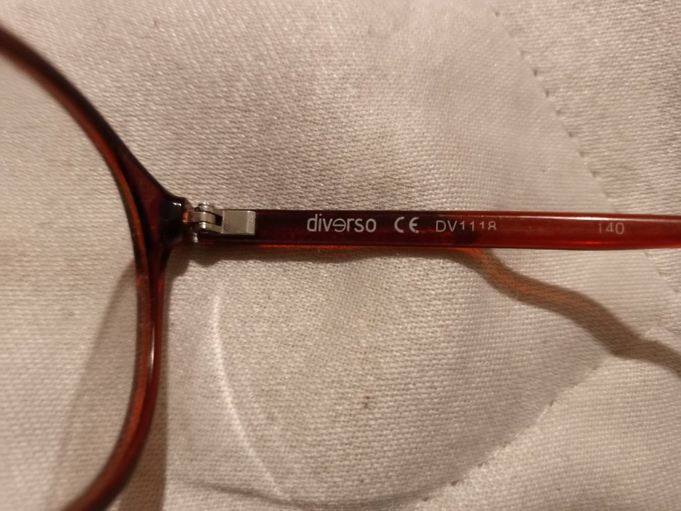 Şeffaf Parlak Bordo Kadın Gözlüğü - Görsel 4