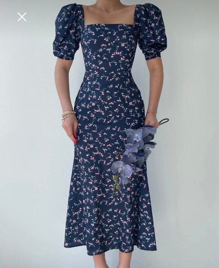 Denizci Yaka Lacivert Bağlamalı Uzun Elbise
1 kere giyildi - Görsel 2