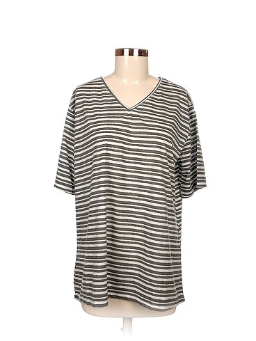 Diğer T-shirt %70 İndirimli.