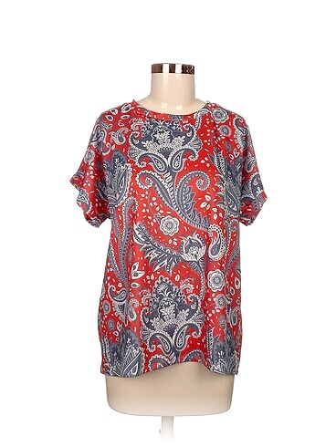 Diğer T-shirt %70 İndirimli.