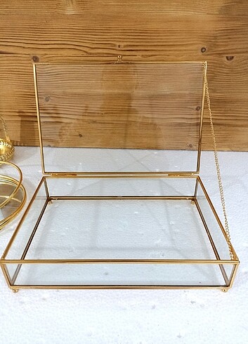 Altın renk kapaklı cam kutu 30 x20 cm 