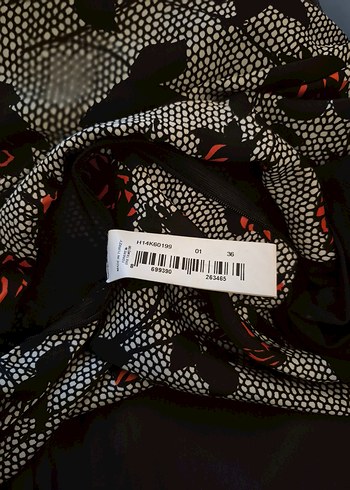 V Yaka robadan diz boyu Uzun Desenli Kadın Elbise - Görsel 4