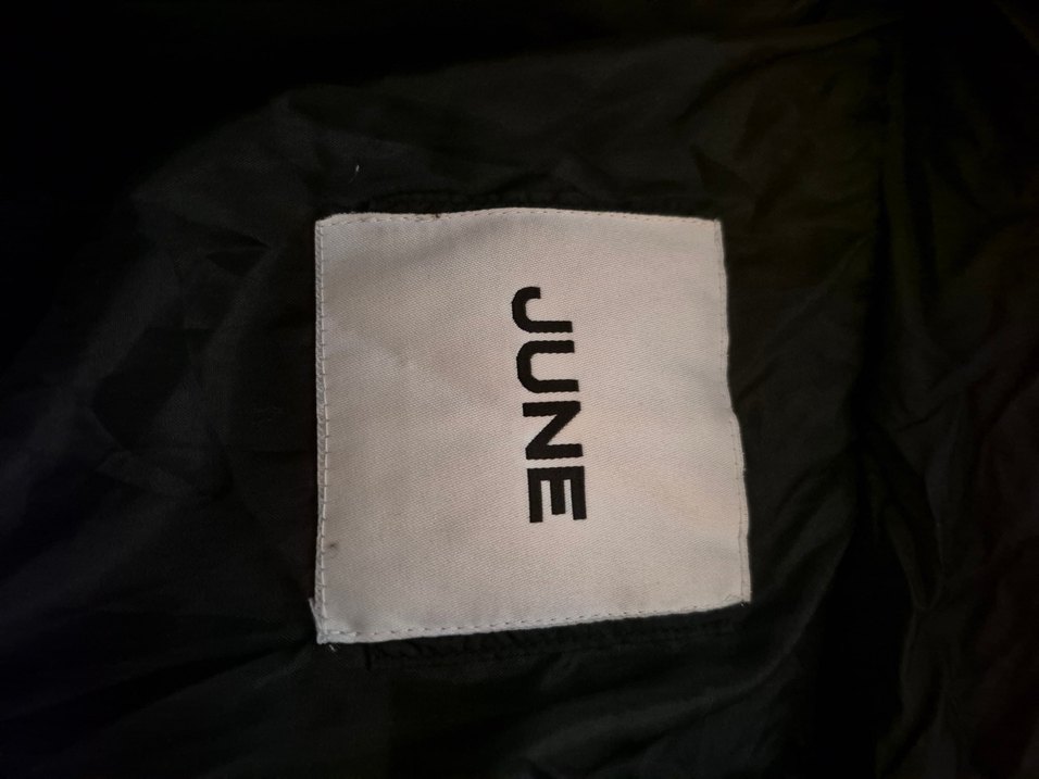 36 Siyah Uzun Fermuarlı Kadın Kış Montu - Görsel 4