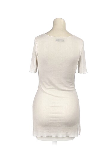 s Beden PreLoved T-shirt %70 İndirimli.