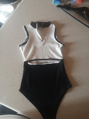 1 defa giyildi bodysuit