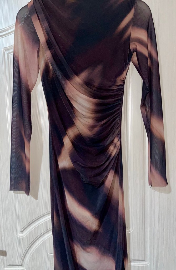 V Yaka Kahverengi Tüklü Midi Kadın Elbise - Görsel 3